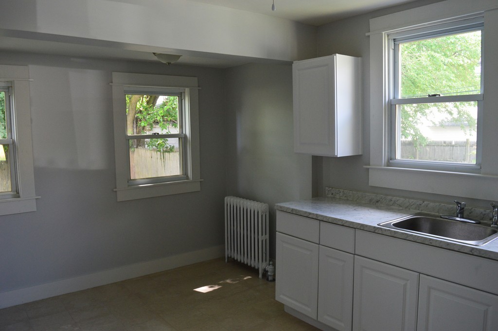 113 Littleton Street Springfield, MA 01104 - Photo 13 of 30 Gallery Image 13