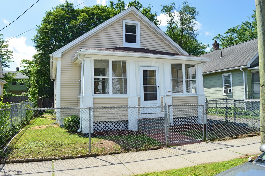 113 Littleton Street Springfield, MA 01104 - Photo 2 of 30 Gallery Image 2