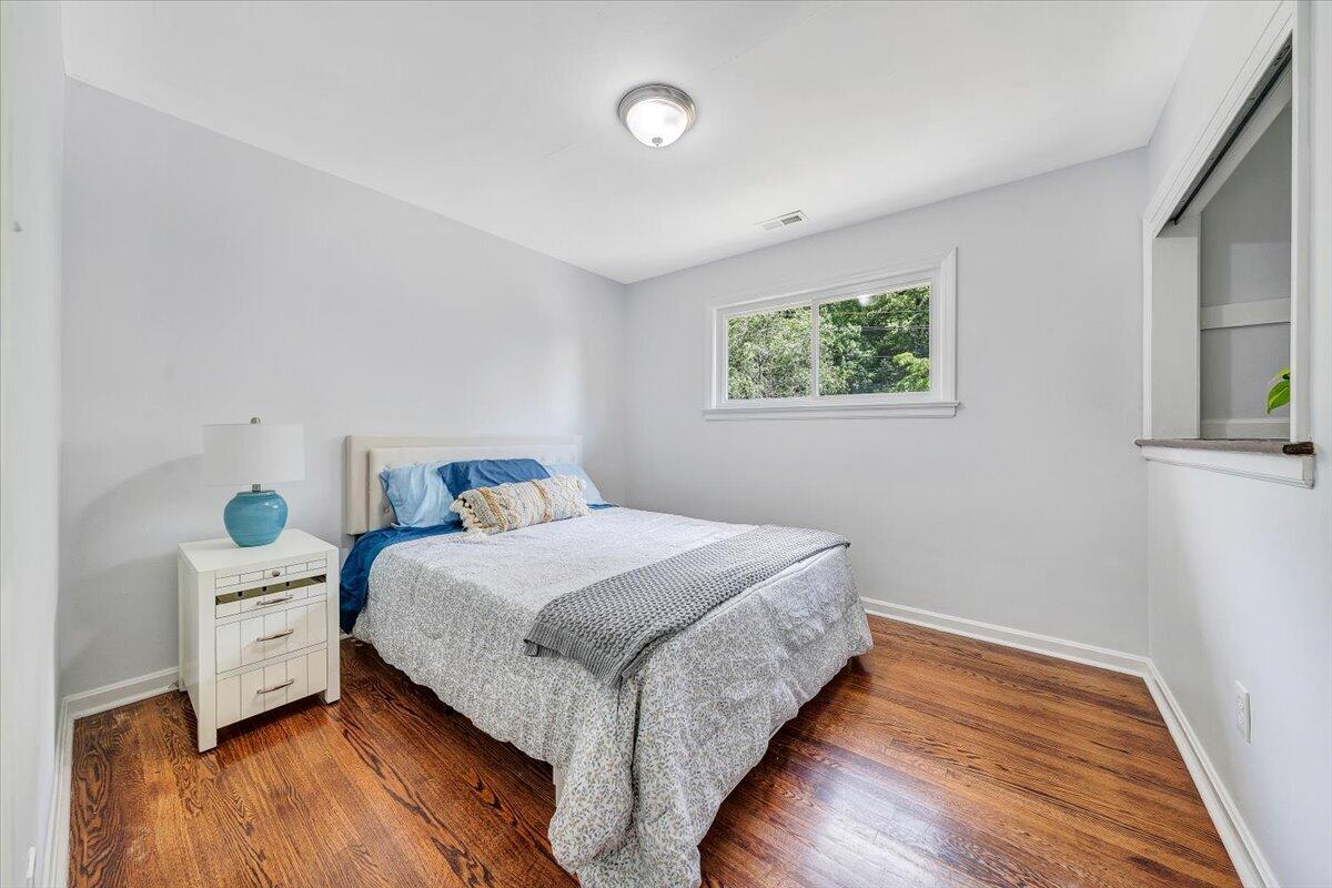 2801 Edgewood Street Southwest Roanoke, VA 24015 - Photo 16 of 60 29-MIB05646