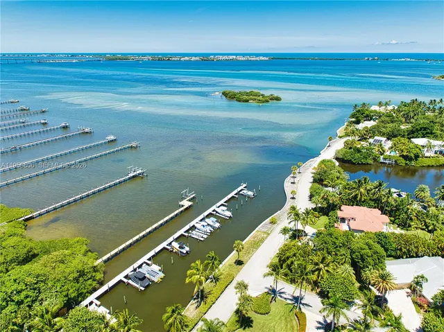 $889,000 | 123 South Sewalls Point Road, Sewall's Point, FL 34996