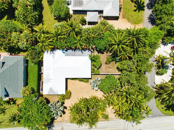 $849,000 | 123 South Sewalls Point Road, Sewall's Point, FL 34996