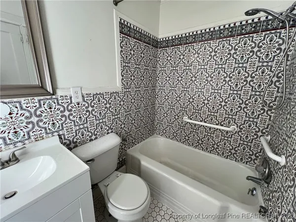 $1,945 | 309 Spring Street, Fayetteville, NC 28305