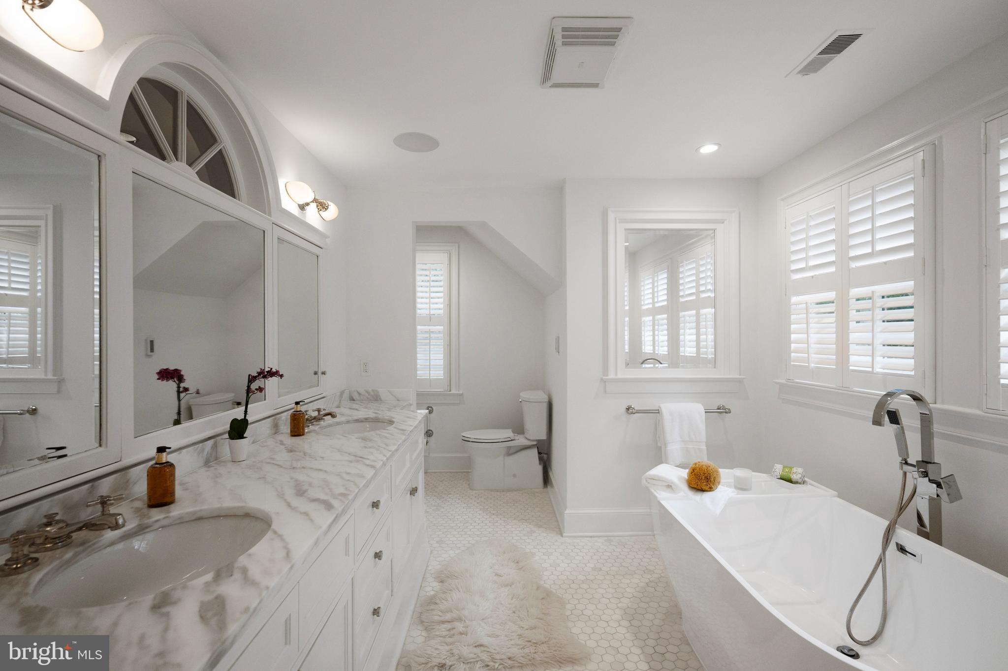 2931 Foxhall Road Northwest Washington, DC 20016 - Photo 29 of 62