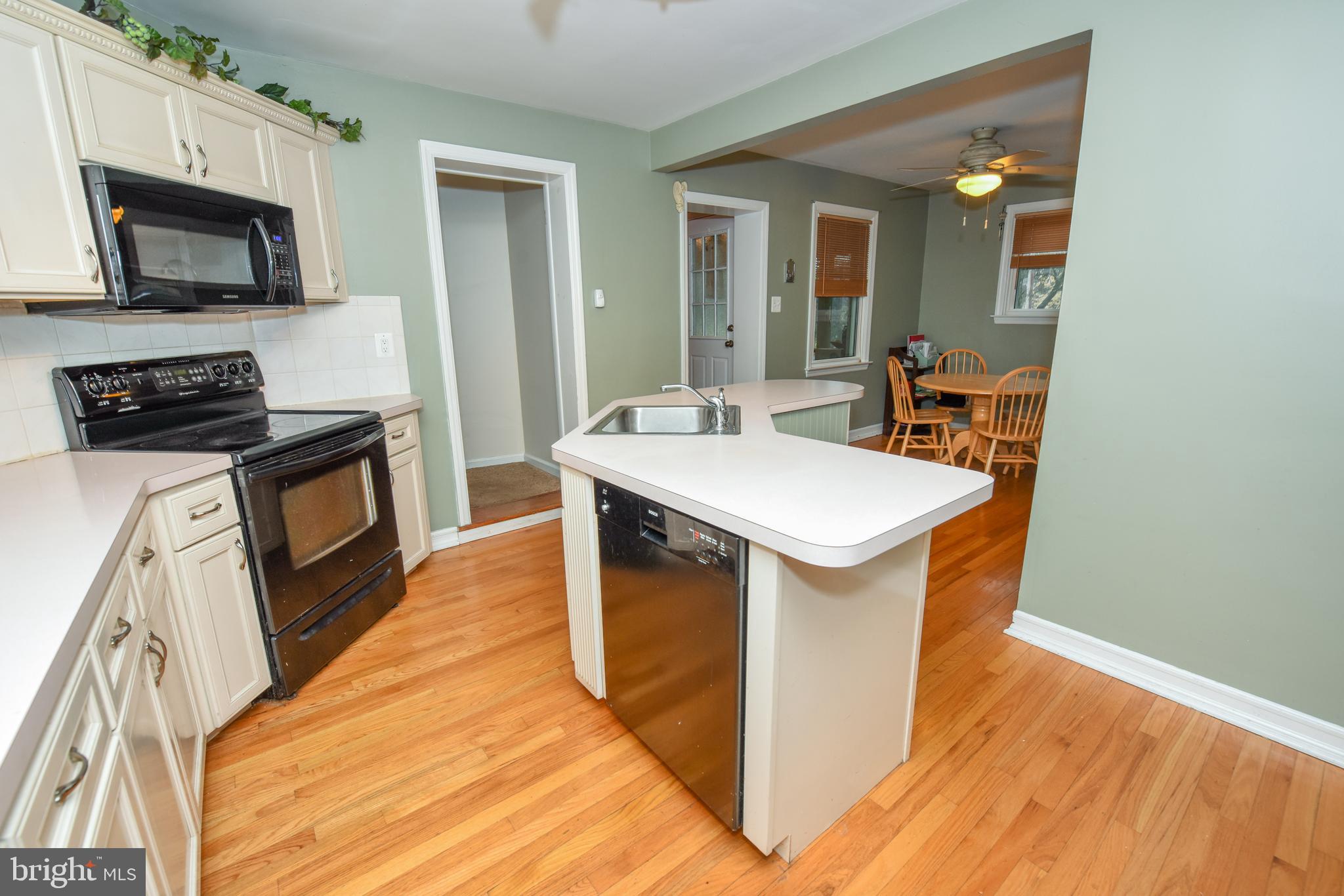 3951 Buxmont Road Huntingdon Valley, PA 19006 - Photo 14 of 37 Kitchen