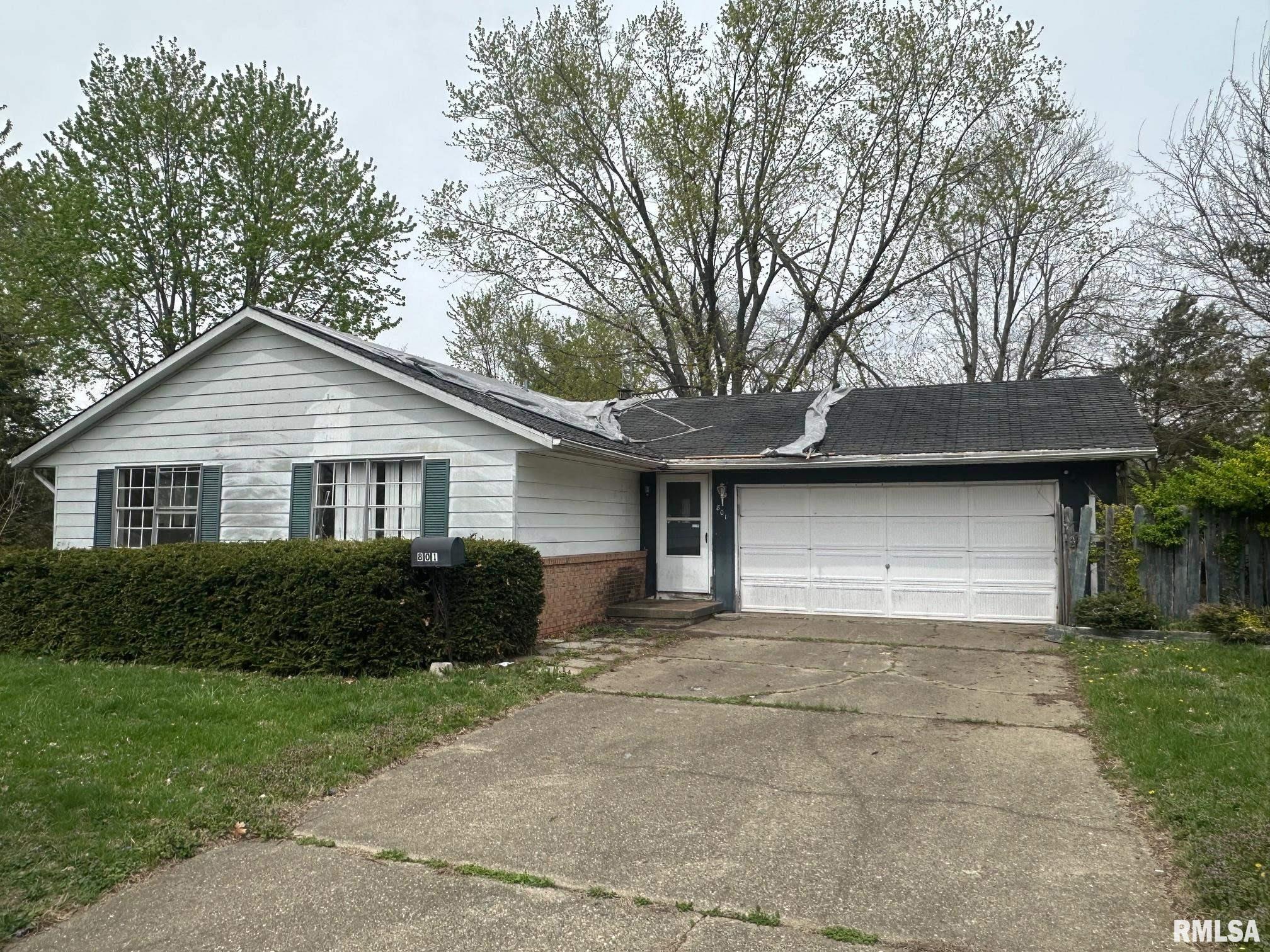 801 Buckingham Road Chatham, IL 62629 - Photo 1 of 18