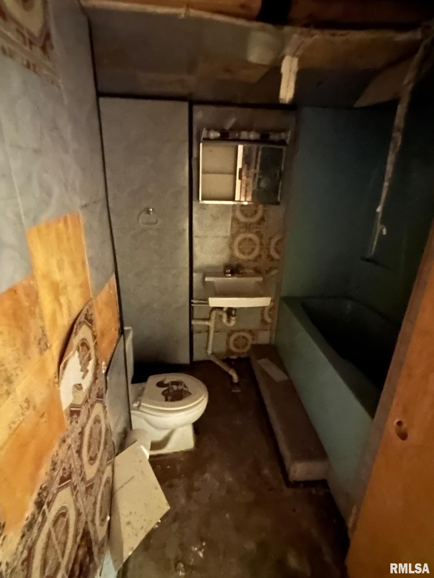 801 Buckingham Road Chatham, IL 62629 - Photo 15 of 18