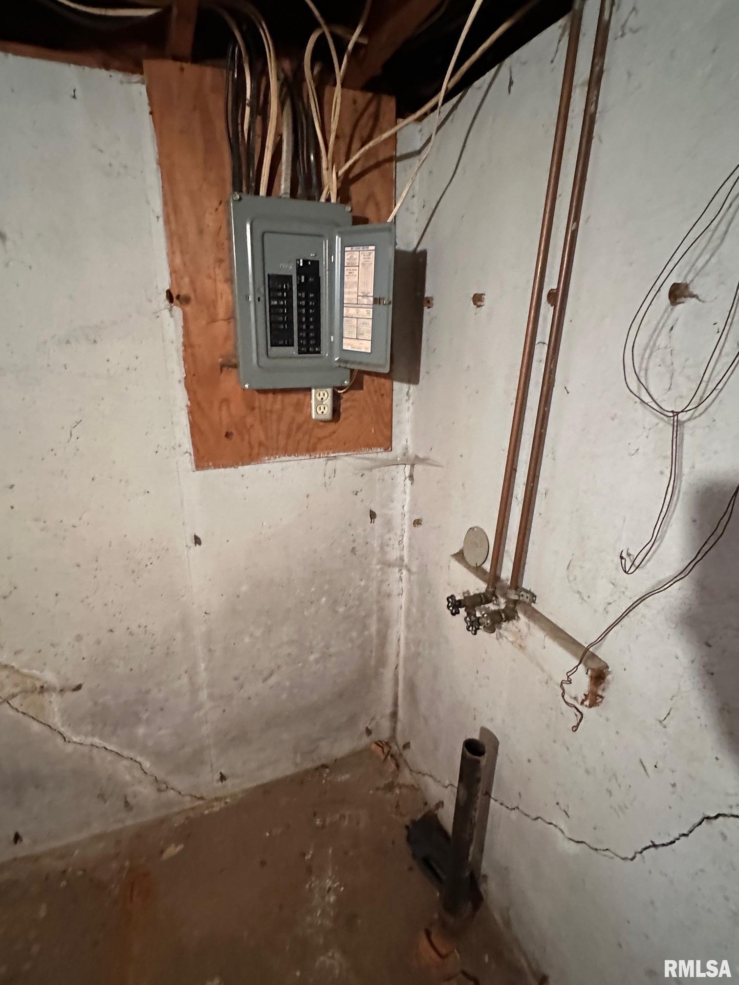 801 Buckingham Road Chatham, IL 62629 - Photo 16 of 18