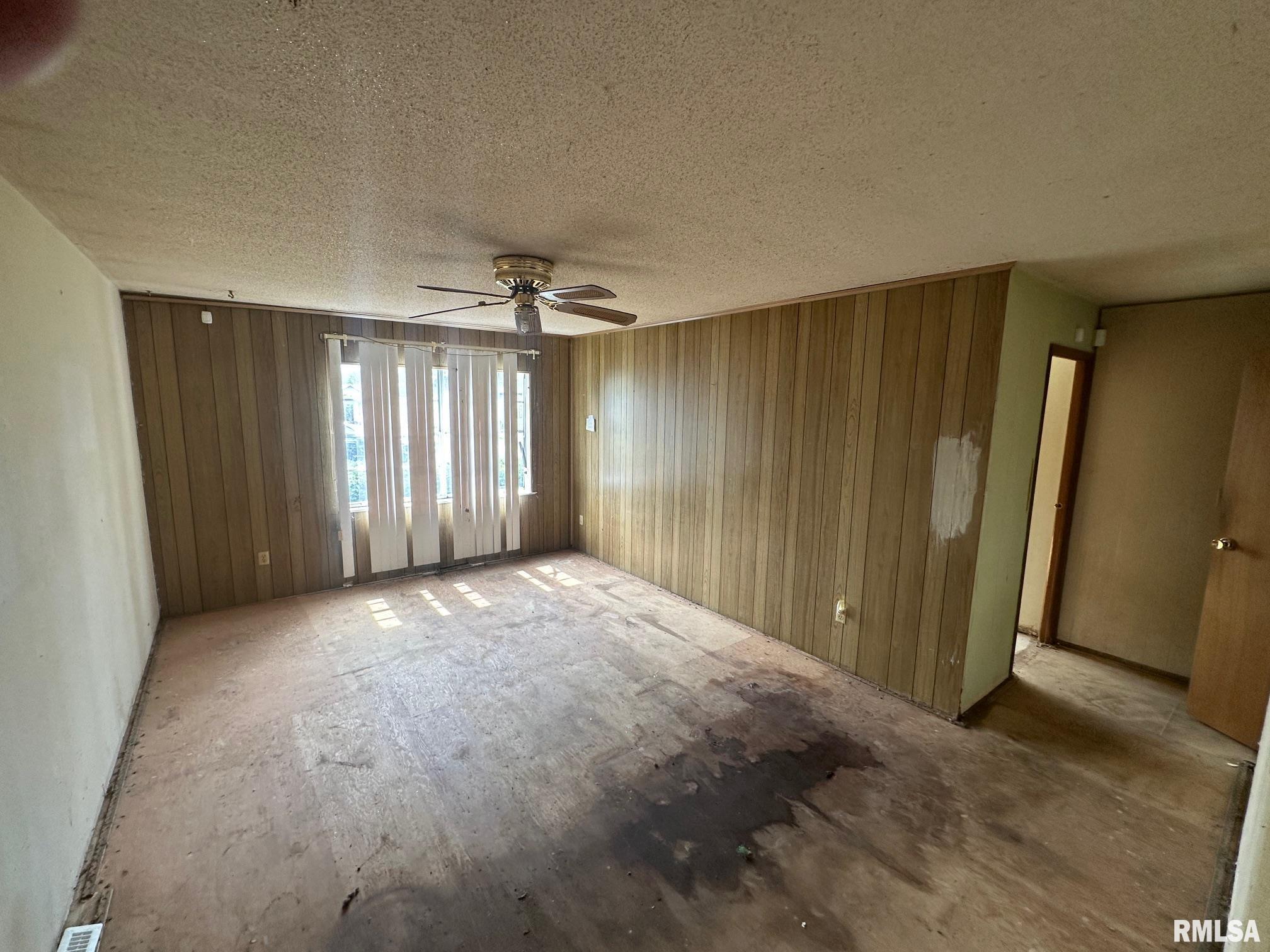 801 Buckingham Road Chatham, IL 62629 - Photo 2 of 18