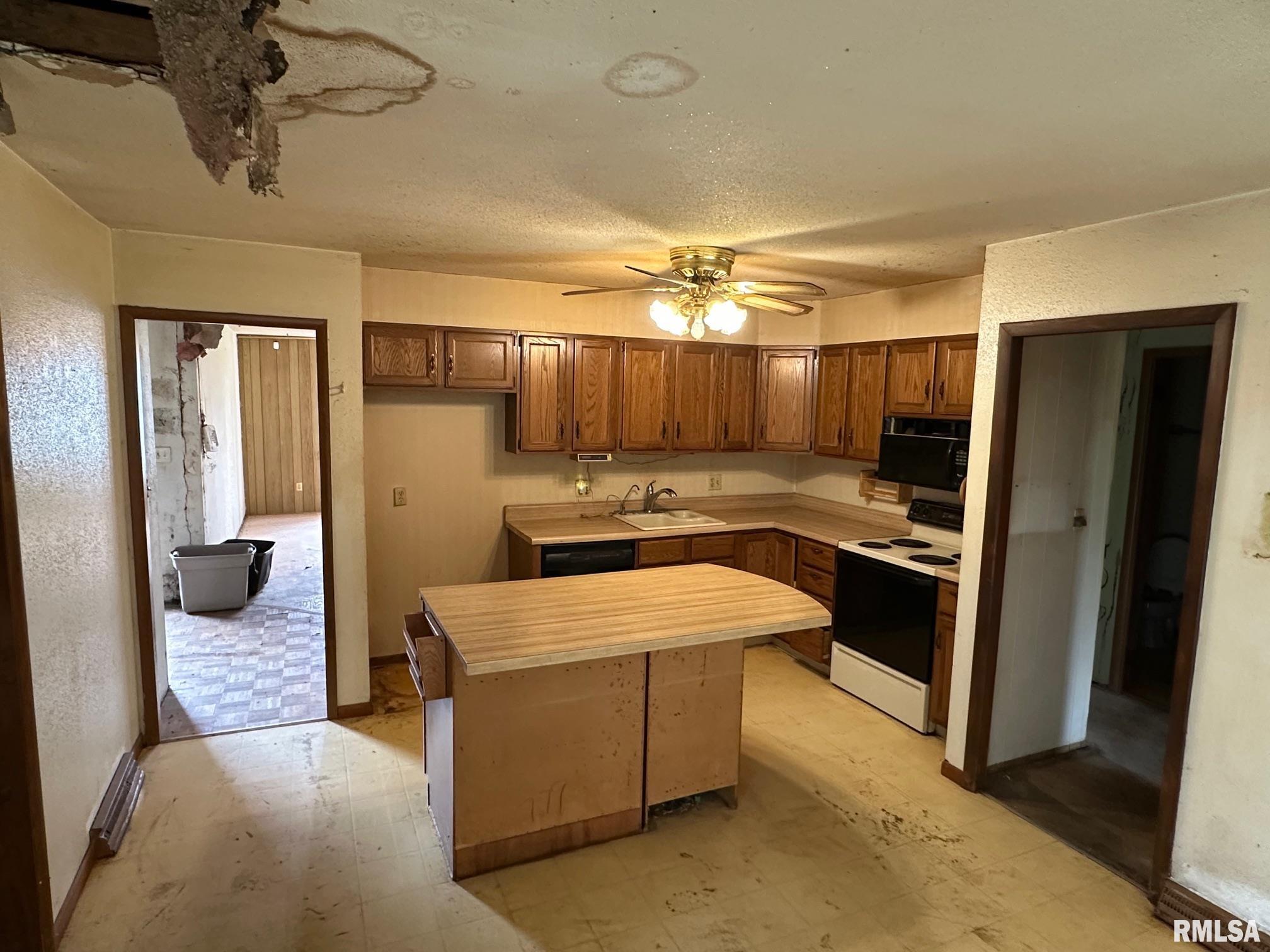 801 Buckingham Road Chatham, IL 62629 - Photo 3 of 18