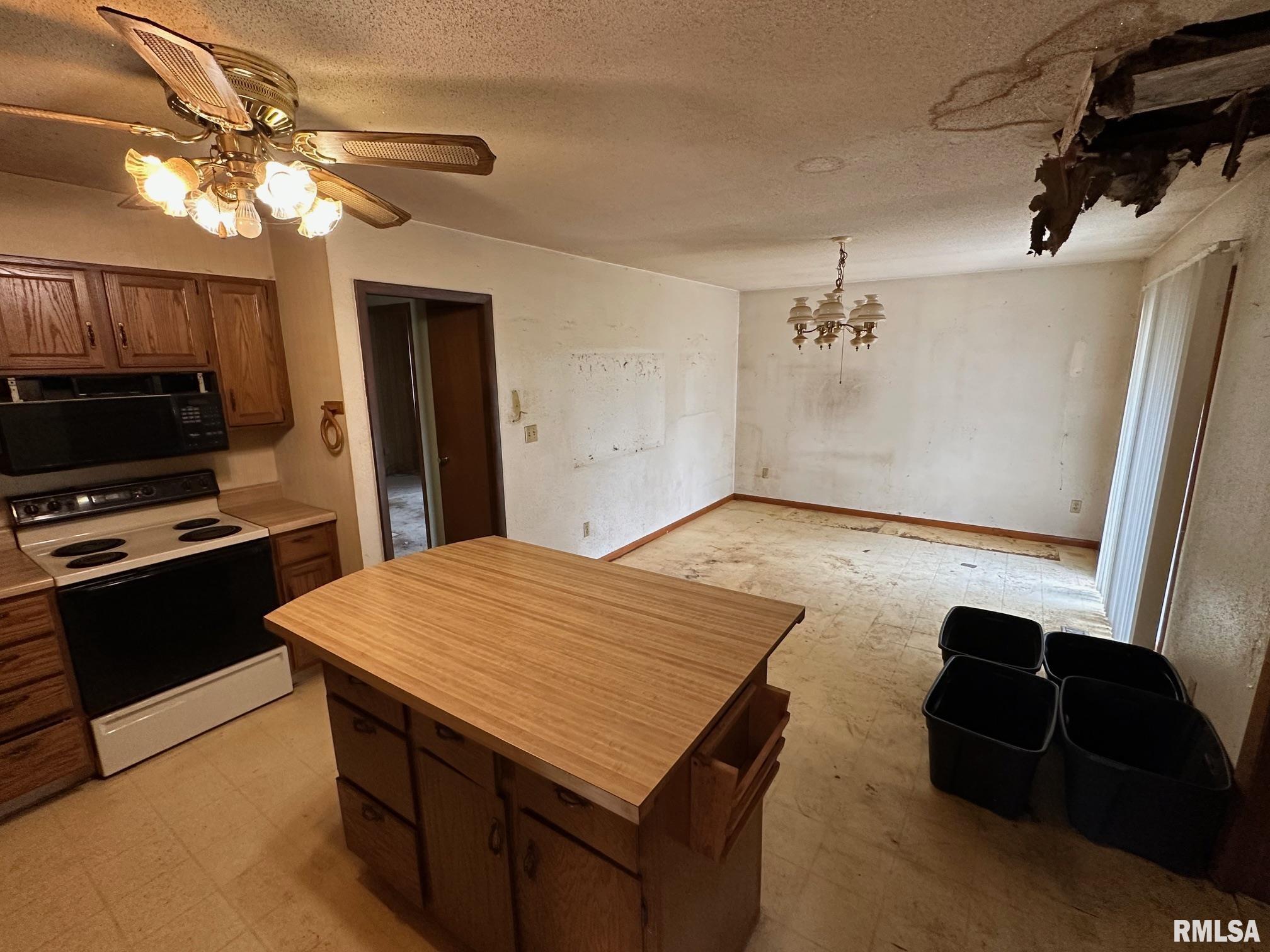 801 Buckingham Road Chatham, IL 62629 - Photo 4 of 18