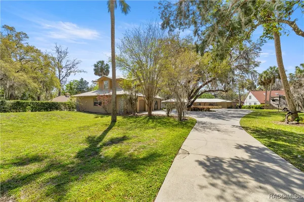 $849,950 | 4817 Riverside Drive, Yankeetown, FL 34498