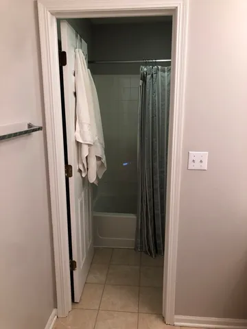 $2,890 | 2911 Stockton Court, Naperville, IL 60564