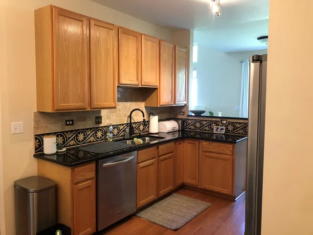 $2,890 | 2911 Stockton Court, Naperville, IL 60564