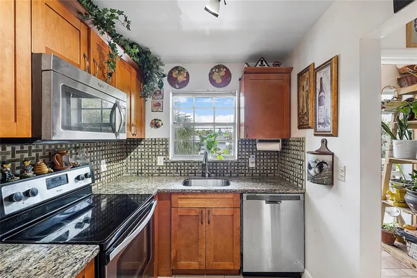 $156,500 | 2050 Northeast 39th Street, Unit N202, Lighthouse Point, FL 33064