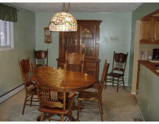 13830 Ridge Road North Huntingdon, PA 15642 - Photo 4 of 12 Dining Room.