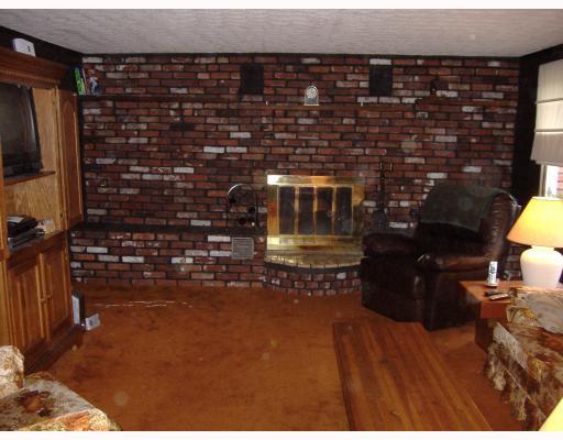 13830 Ridge Road North Huntingdon, PA 15642 - Photo 7 of 12 Den/Family/Great Room.