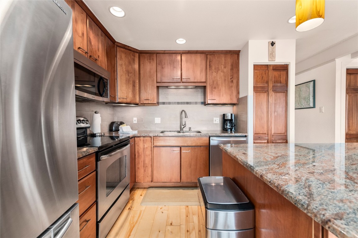 2626 Longthong Road, Unit 204 Steamboat Springs, CO 80487 - Photo 15 of 48 Gallery Image 15