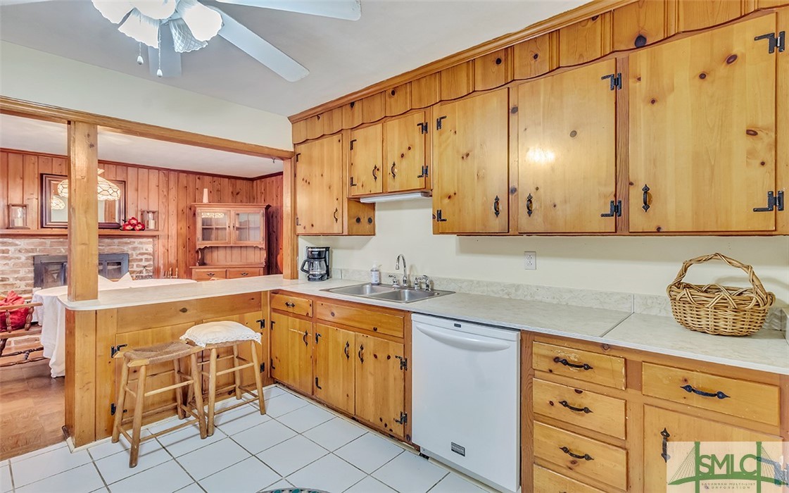 306 Windsor Road Savannah, GA 31419 - Photo 8 of 25
