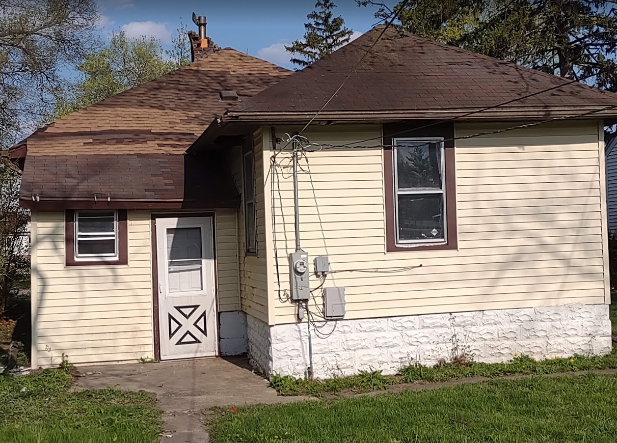 329 Albert Boulevard Kankakee, IL 60901 - Photo 2 of 12 a view of house with backyard