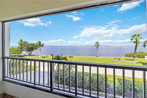 $1,950 | 1500 Park Beach Circle, Unit 2F, Punta Gorda, FL 33950