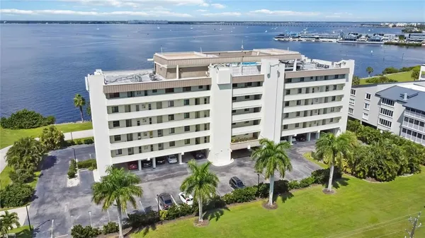 $1,950 | 1500 Park Beach Circle, Unit 2F, Punta Gorda, FL 33950