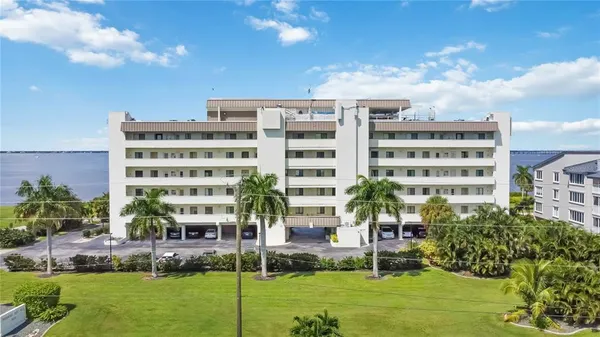 $1,950 | 1500 Park Beach Circle, Unit 2F, Punta Gorda, FL 33950
