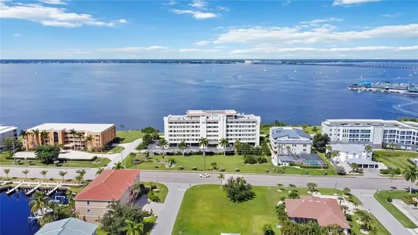 $1,950 | 1500 Park Beach Circle, Unit 2F, Punta Gorda, FL 33950