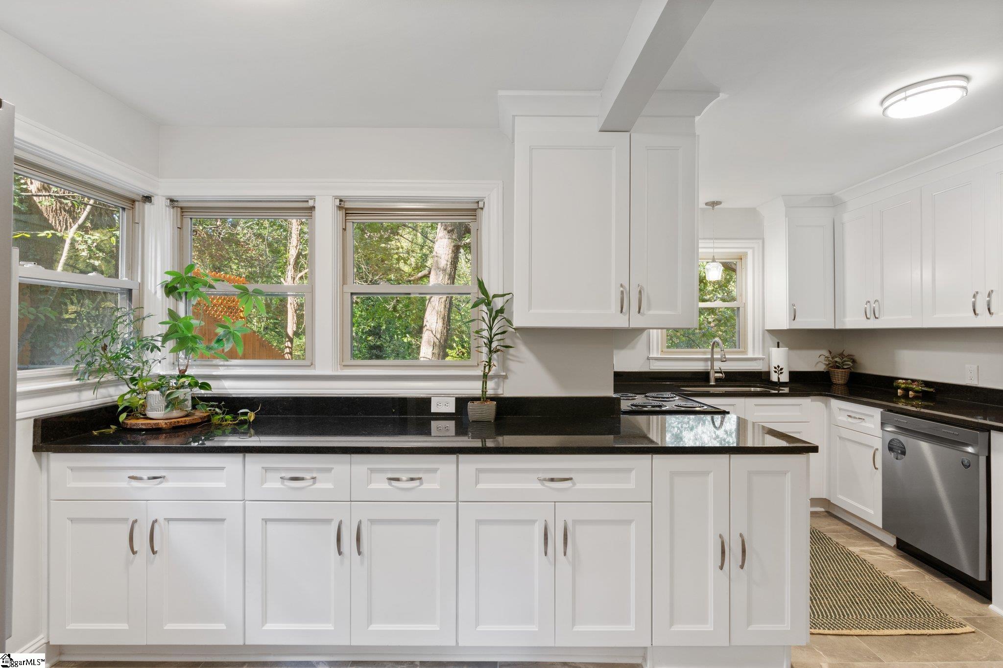 308 Chick Springs Road Greenville, SC 29609 - Photo 15 of 37 Gallery Image 15
