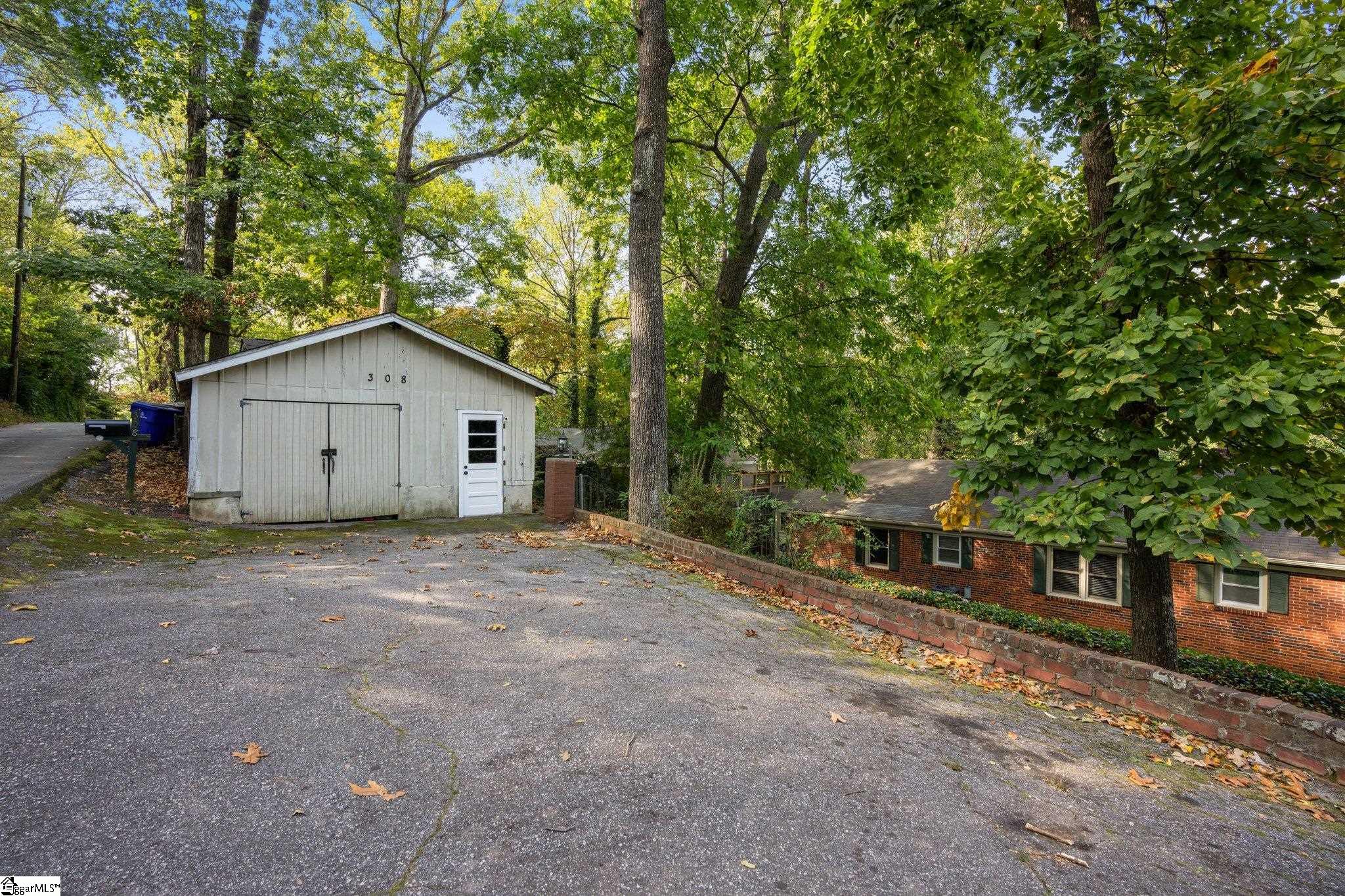 308 Chick Springs Road Greenville, SC 29609 - Photo 32 of 37 Gallery Image 32