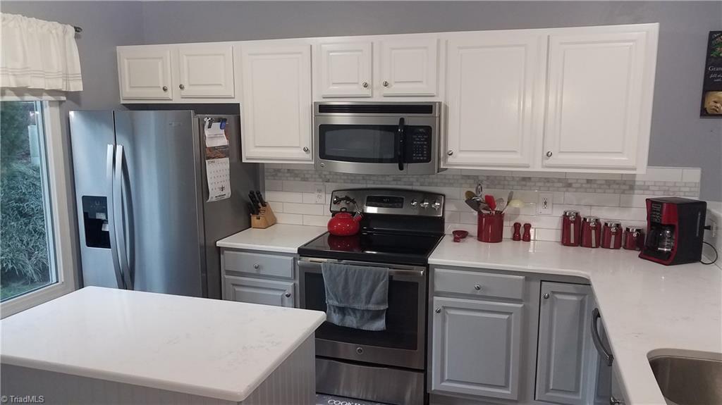 400 Shadybrook Road High Point, NC 27265 - Photo 2 of 15