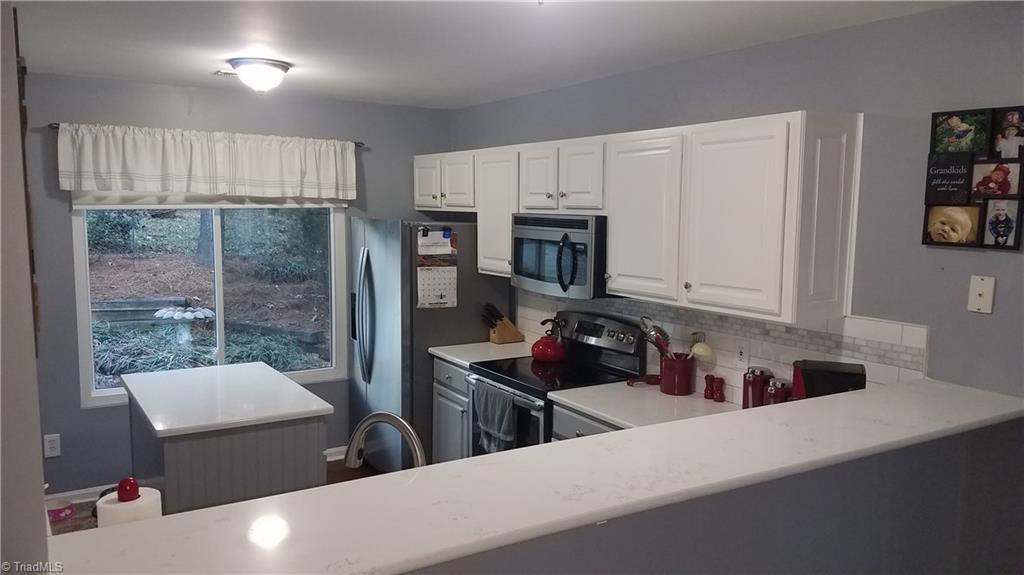 400 Shadybrook Road High Point, NC 27265 - Photo 3 of 15