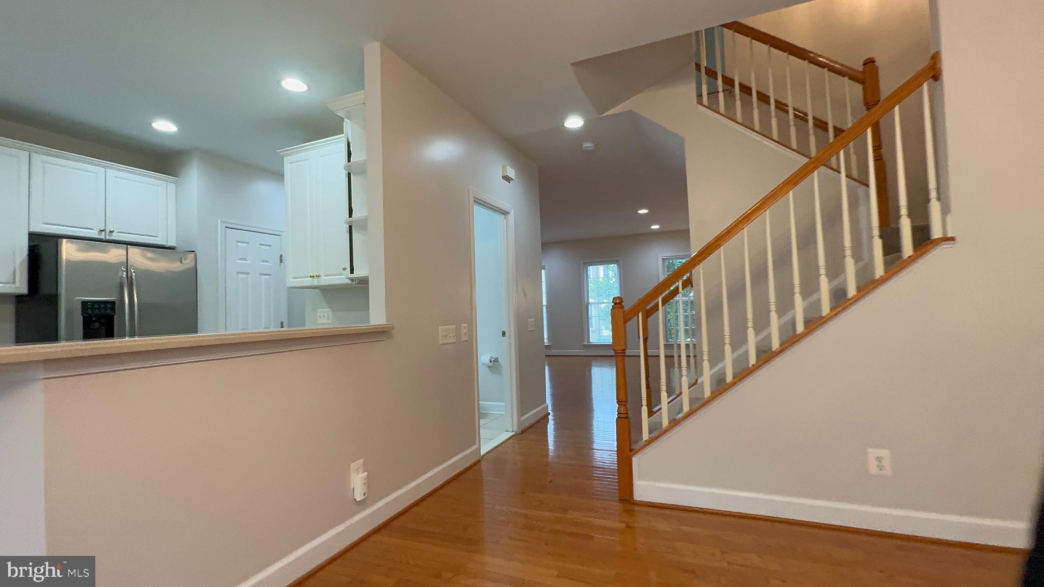 9283 Laurel Ridge Crossing Road Lorton, VA 22079 - Photo 7 of 35 Kitchen Counter