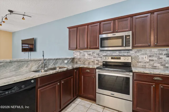 $225,000 | 1827 Biscayne Bay Circle, Jacksonville, FL 32218
