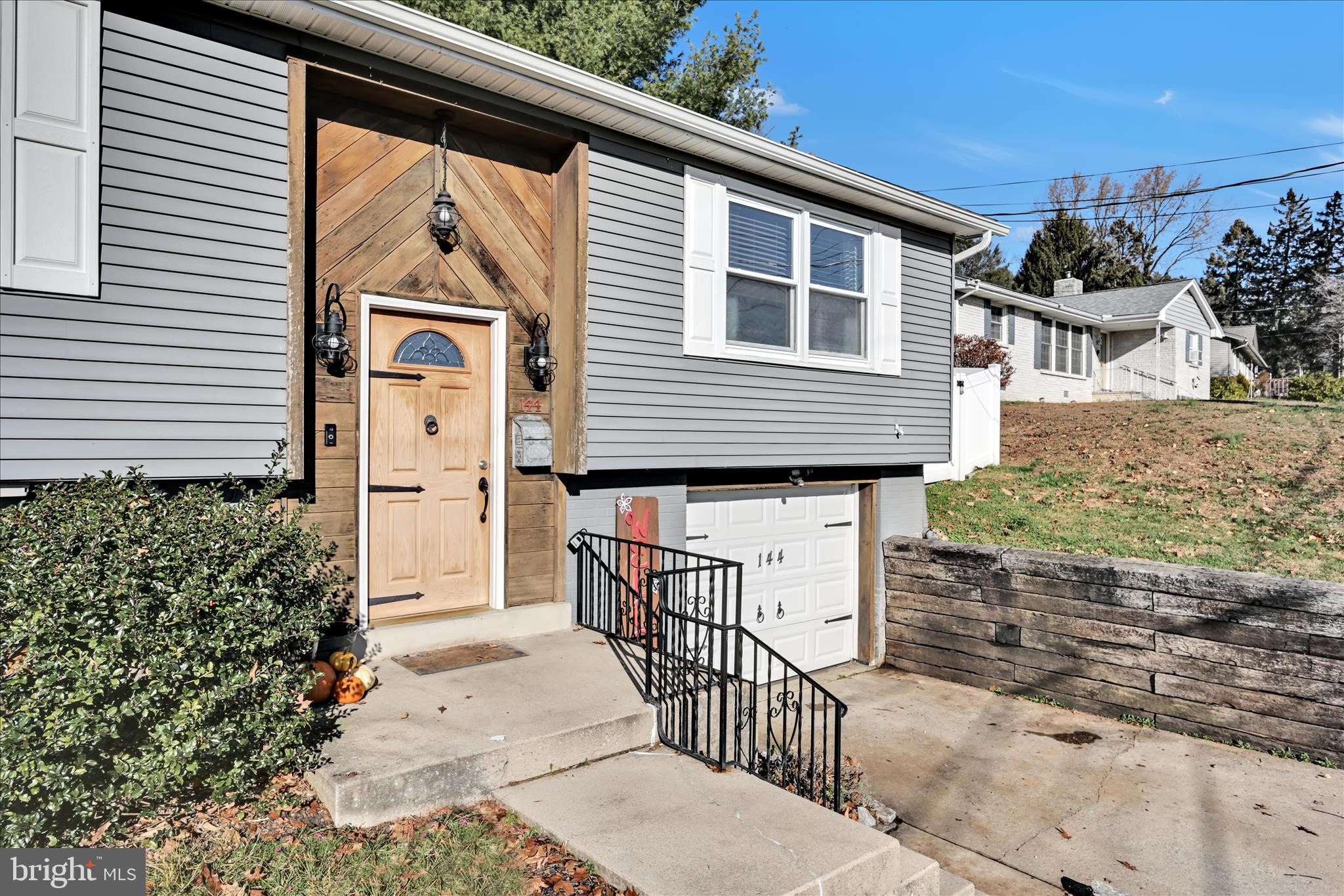 144 Rapho Street Manheim, PA 17545 - Photo 5 of 33 Front Exterior