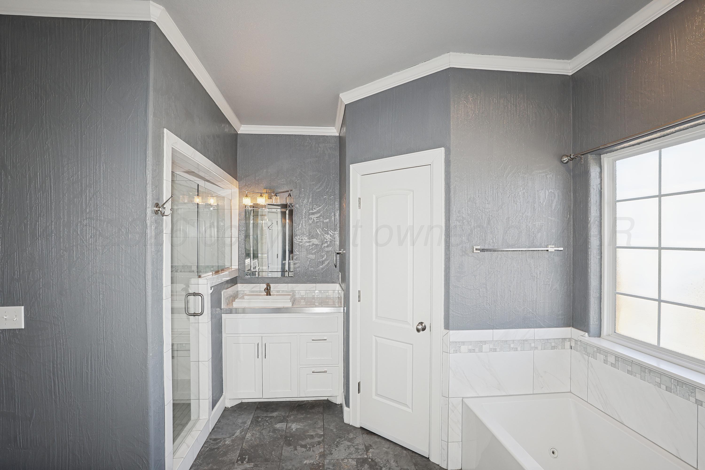 104 Axis Lane White Deer, TX 79097 - Photo 15 of 40 16-Primary Bath