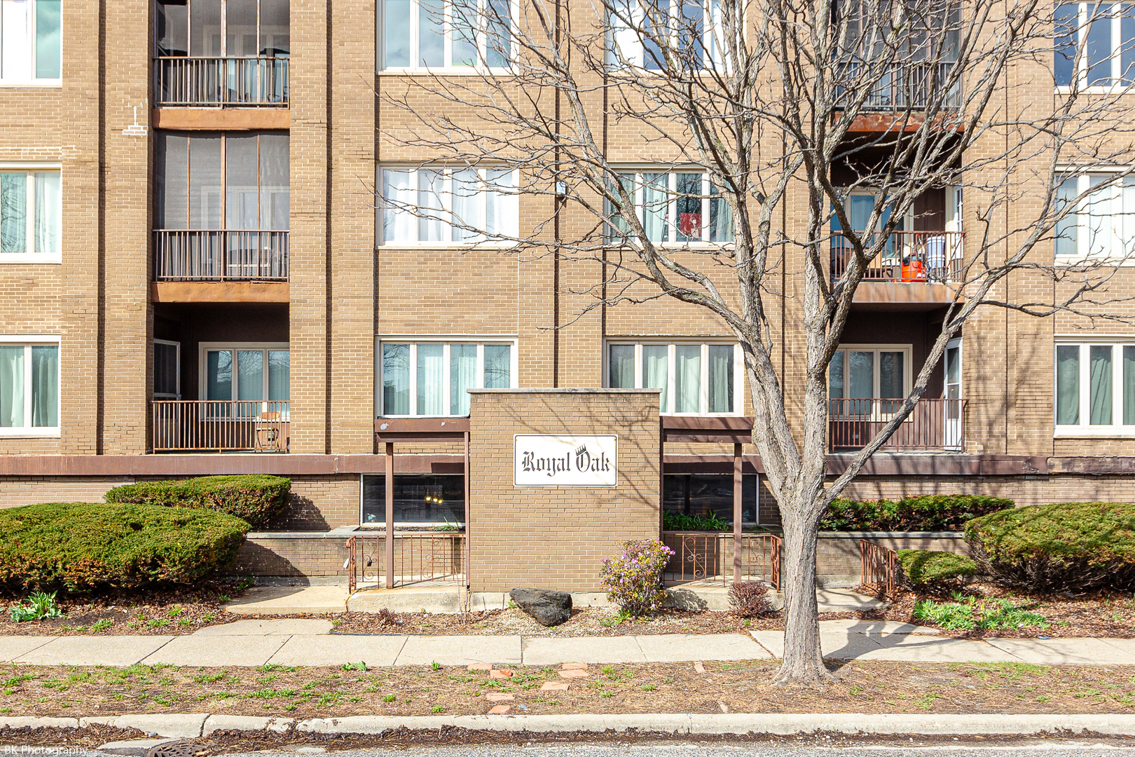 10048 South Pulaski Road, Unit 3J Oak Lawn, IL 60453 - Photo 2 of 14