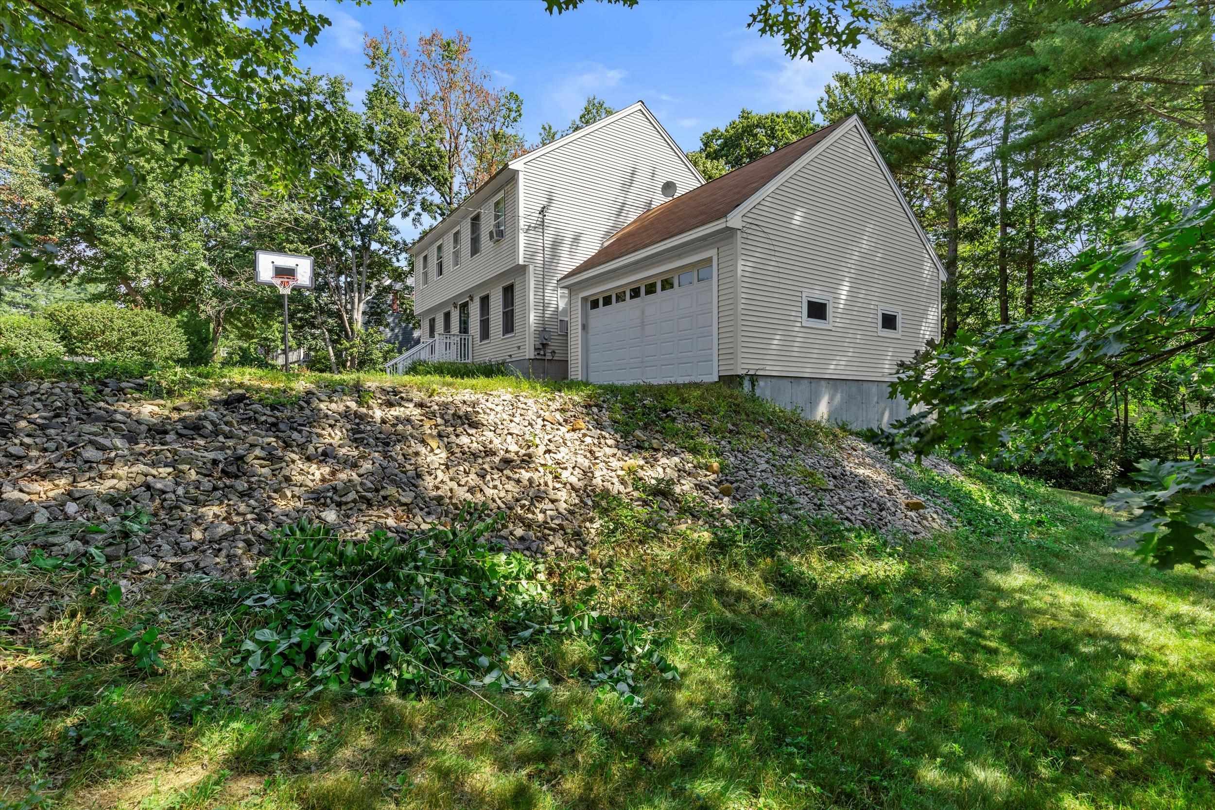 39 Cinnamon Ridge Road Somersworth, NH 03878 - Photo 3 of 30
