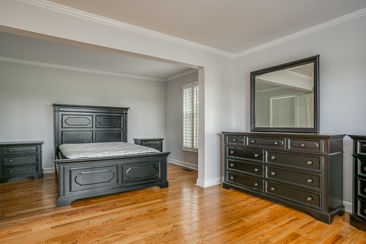 88 Lakeland Drive McMinnville, TN 37110 - Photo 30 of 41 a room with a dresser and a mirror