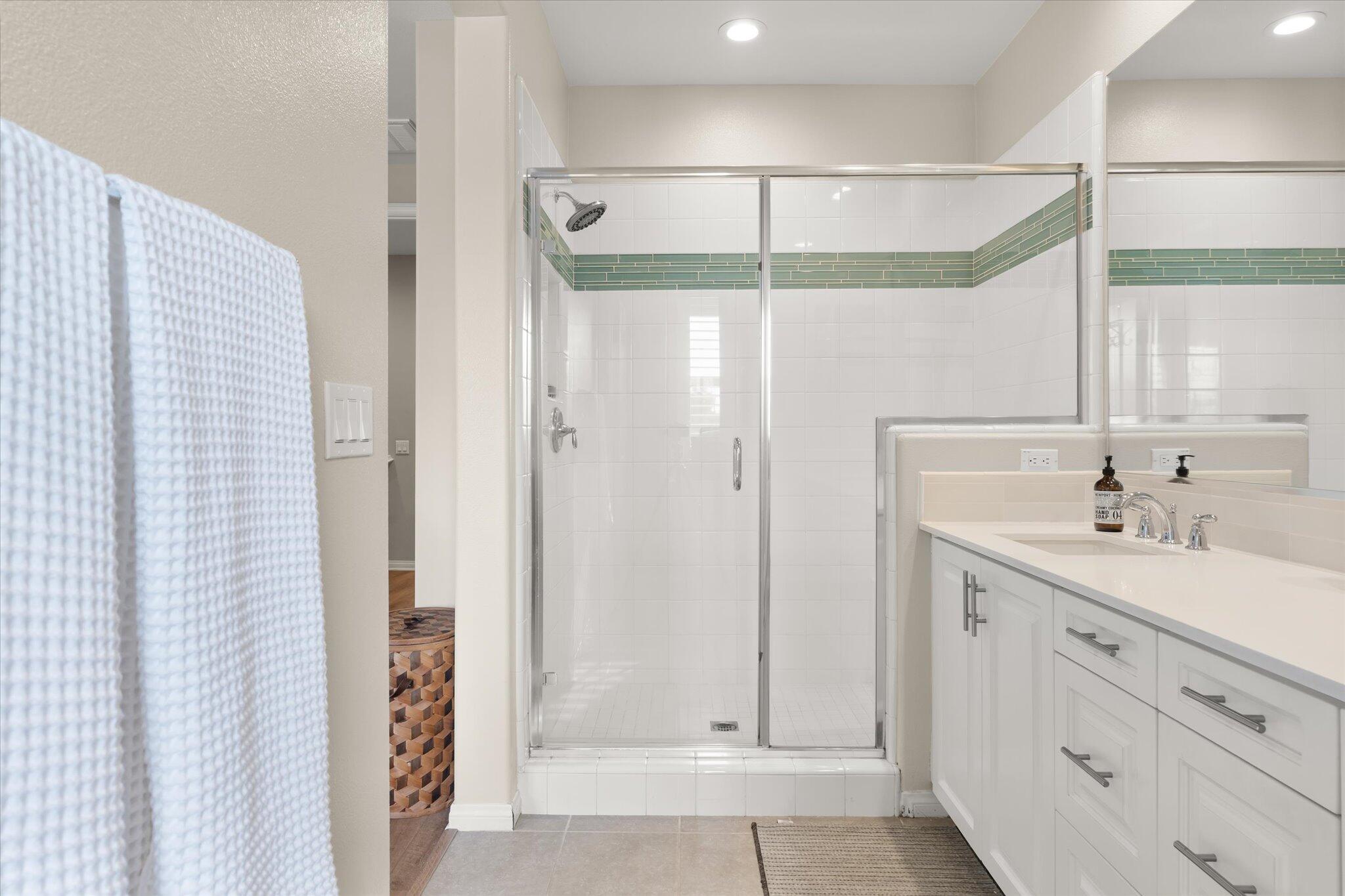 2440 Sanabria Lane Brea, CA 92821 - Photo 22 of 49 25-Primary Bathroom