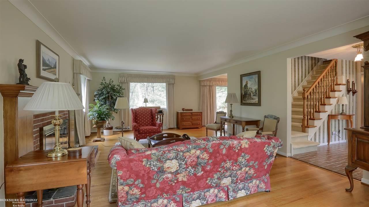 6010 Deguise Court Rochester Hills, MI 48306 - Photo 6 of 31