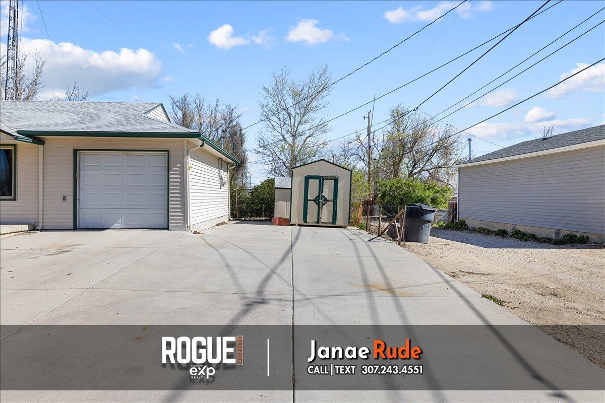 607 Swanton Avenue Casper, WY 82609 - Photo 3 of 36