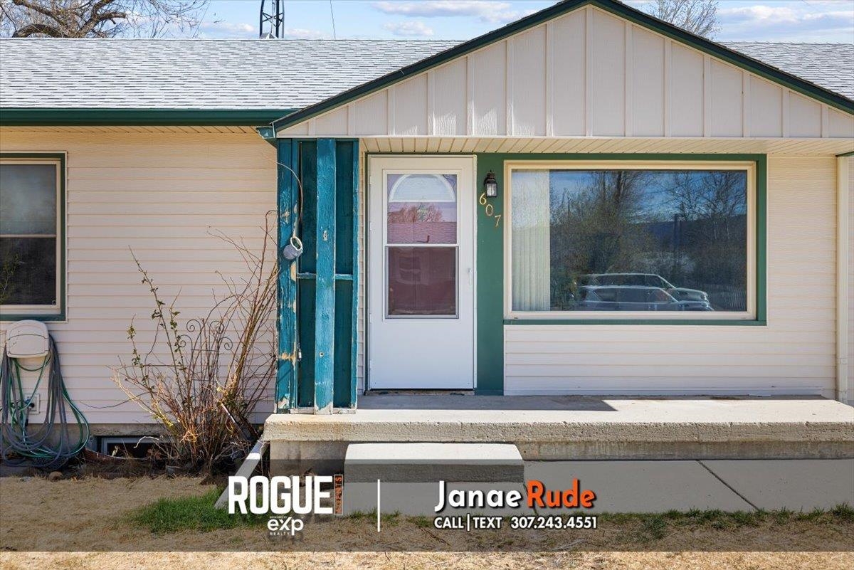 607 Swanton Avenue Casper, WY 82609 - Photo 5 of 36