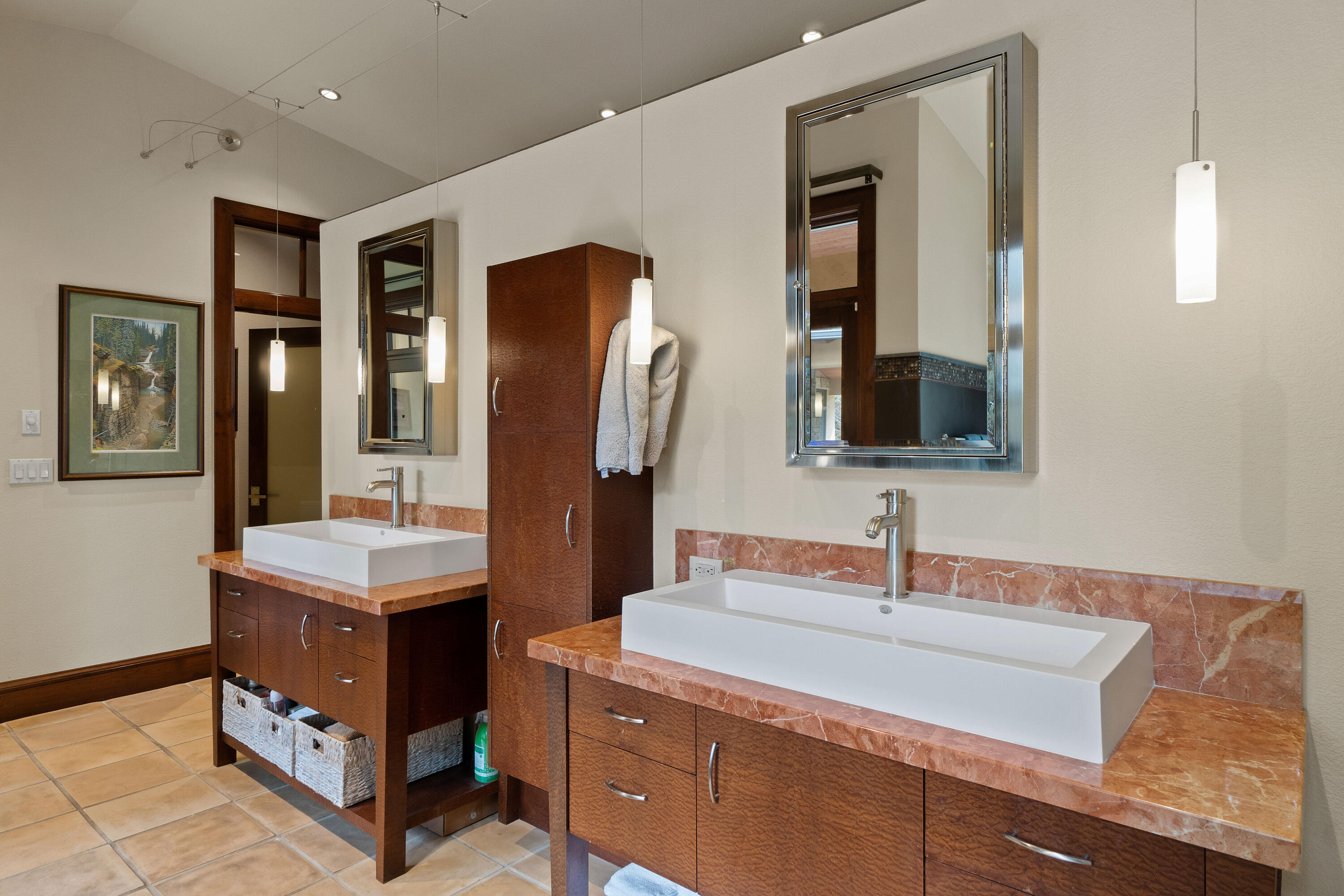 65904 Fazio Ln Bend Bend, OR 97701 - Photo 28 of 63 Primary Bath
