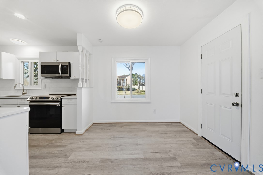 517 Windsor Gate Circle Virginia Beach, VA 23452 - Photo 15 of 47 Breakfast nook off of kitchen headed to the garage