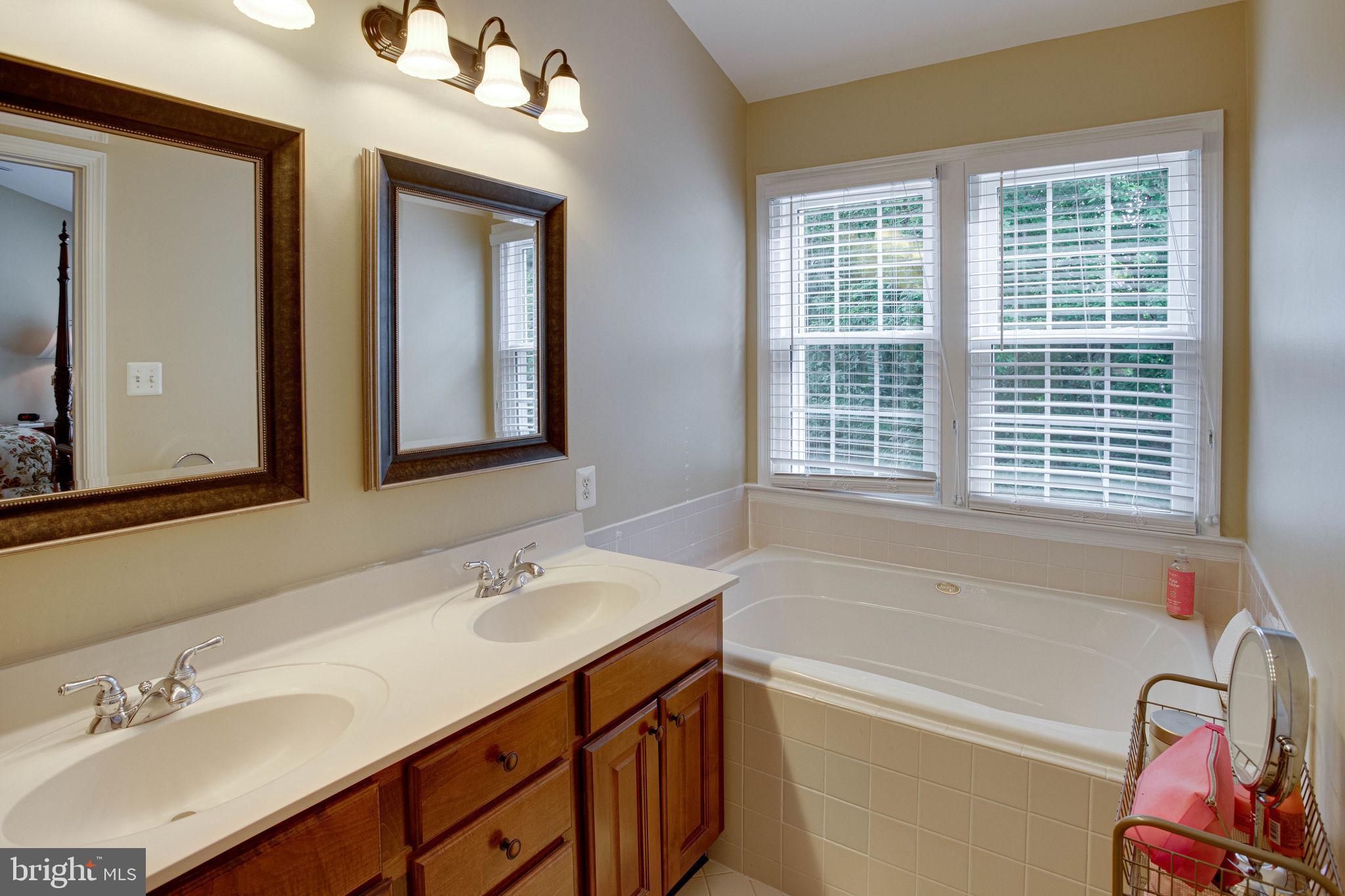 11492 Rothbury Square Fairfax, VA 22030 - Photo 22 of 33