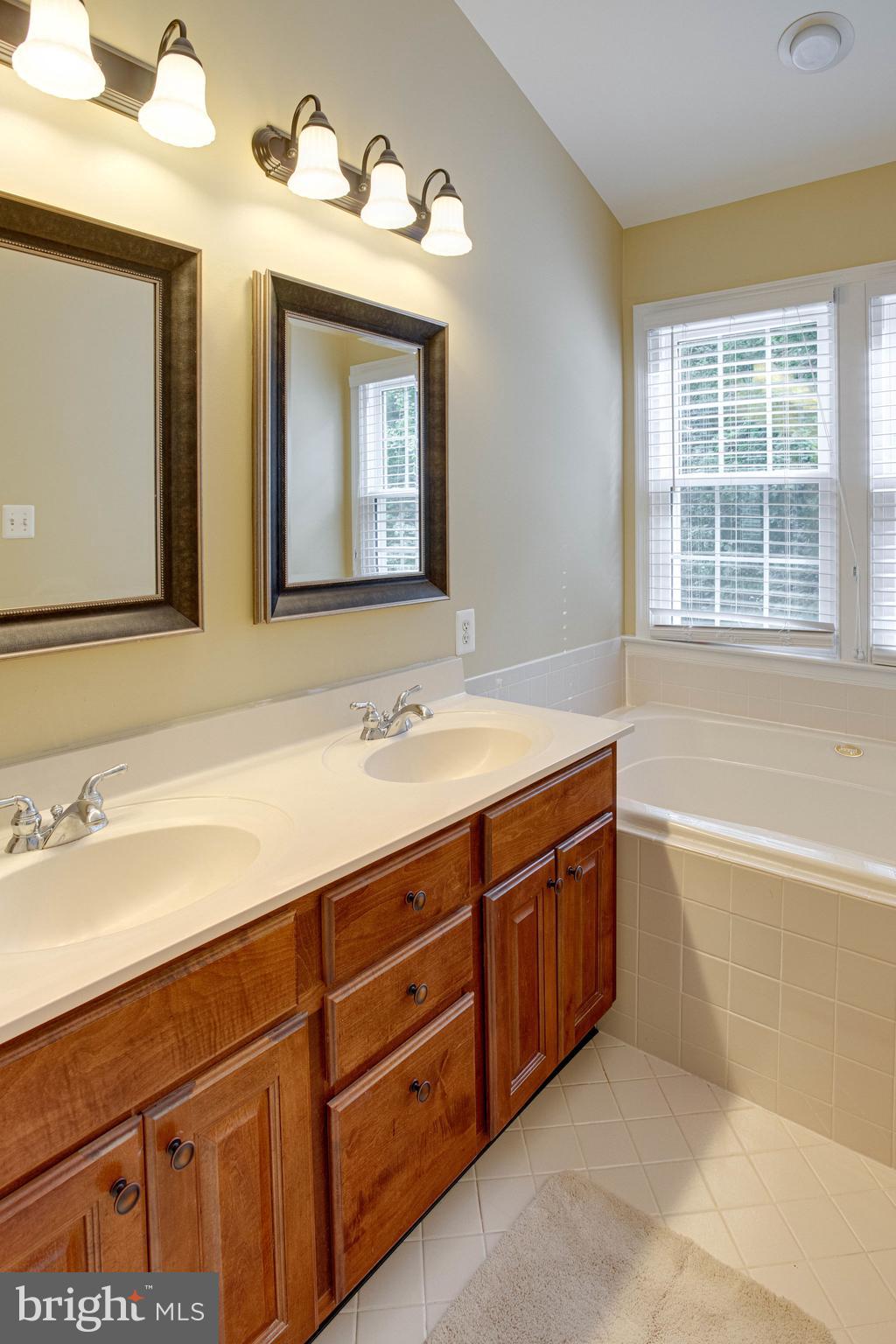 11492 Rothbury Square Fairfax, VA 22030 - Photo 23 of 33