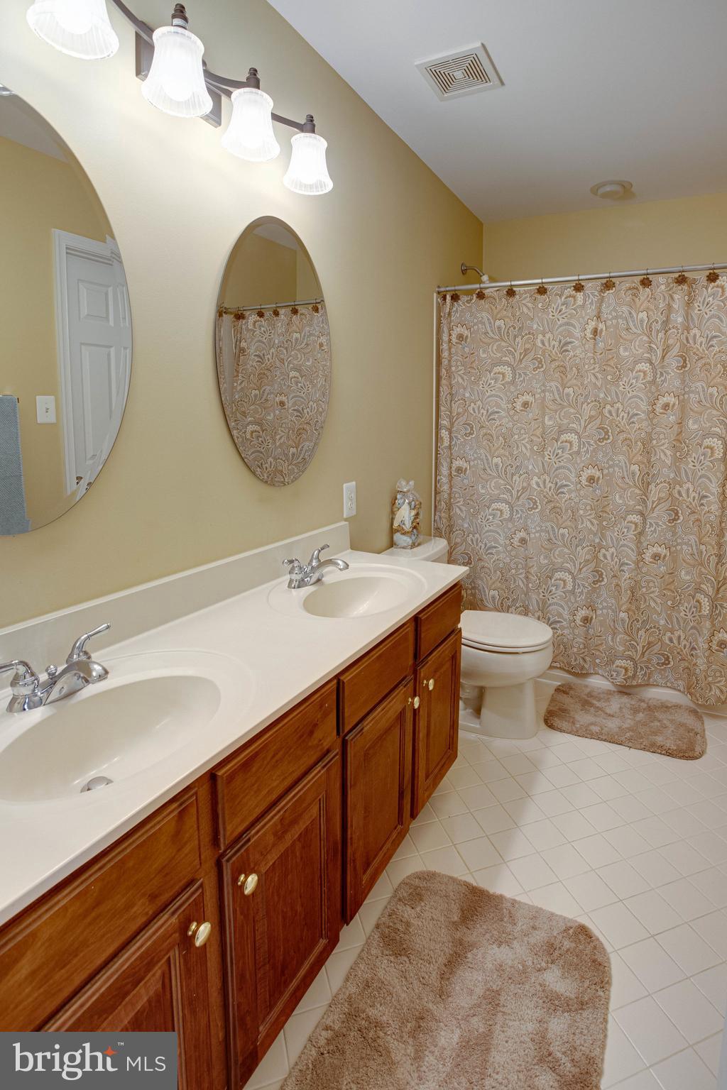 11492 Rothbury Square Fairfax, VA 22030 - Photo 25 of 33