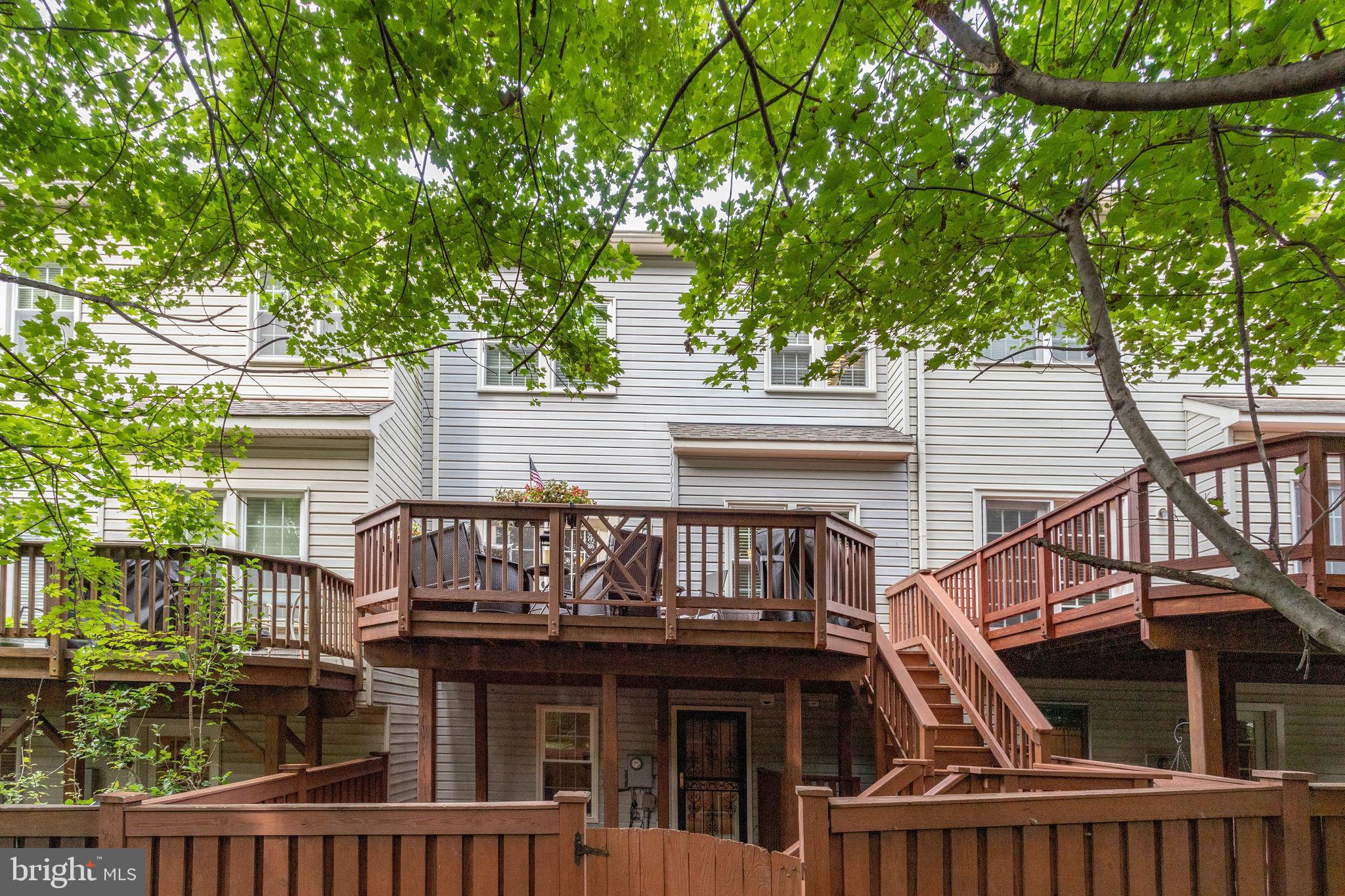 11492 Rothbury Square Fairfax, VA 22030 - Photo 31 of 33