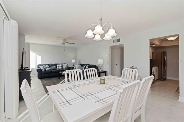 $319,900 | 101 Louella Lane, Unit 11, Nokomis, FL 34275