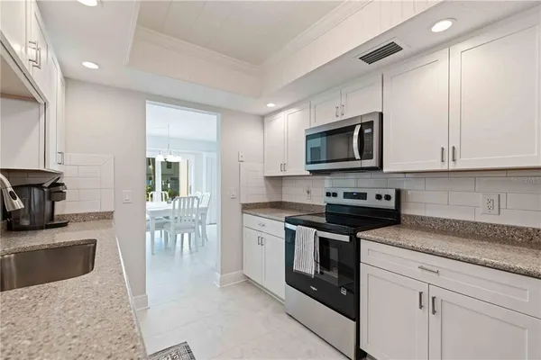 $319,900 | 101 Louella Lane, Unit 11, Nokomis, FL 34275